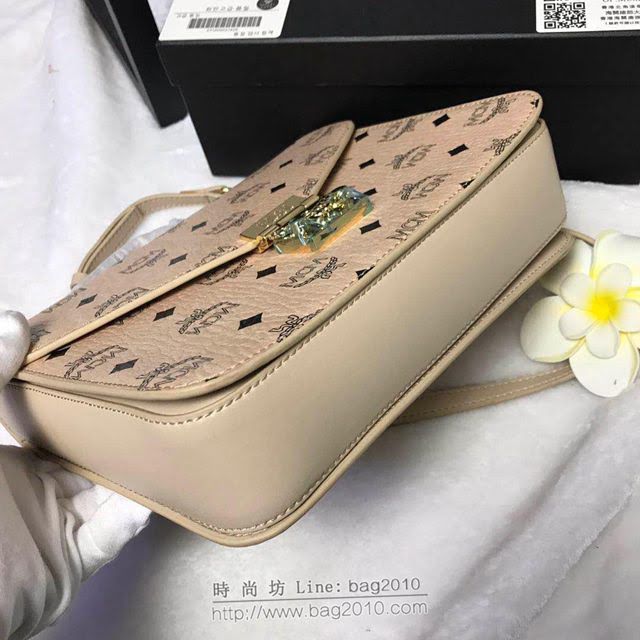 MCM女包 原單 6235 專櫃同步 Patricia風琴包 翻蓋式搭配月桂鎖按扣 MCM單肩斜跨女包 MCM女手提包 手拎包  mdmc1363